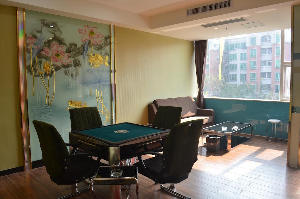 Zhuhai Platinum Holiday Hotel Esterno foto