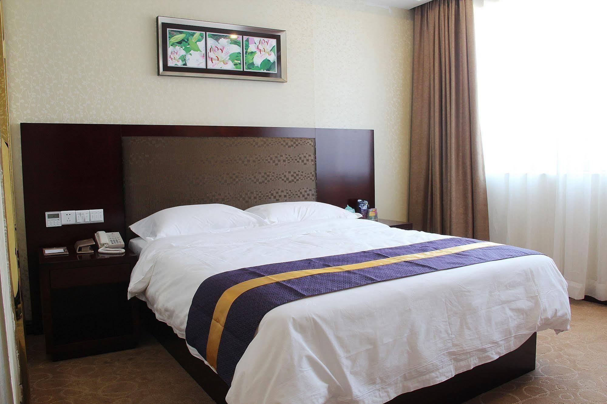 Zhuhai Platinum Holiday Hotel Esterno foto