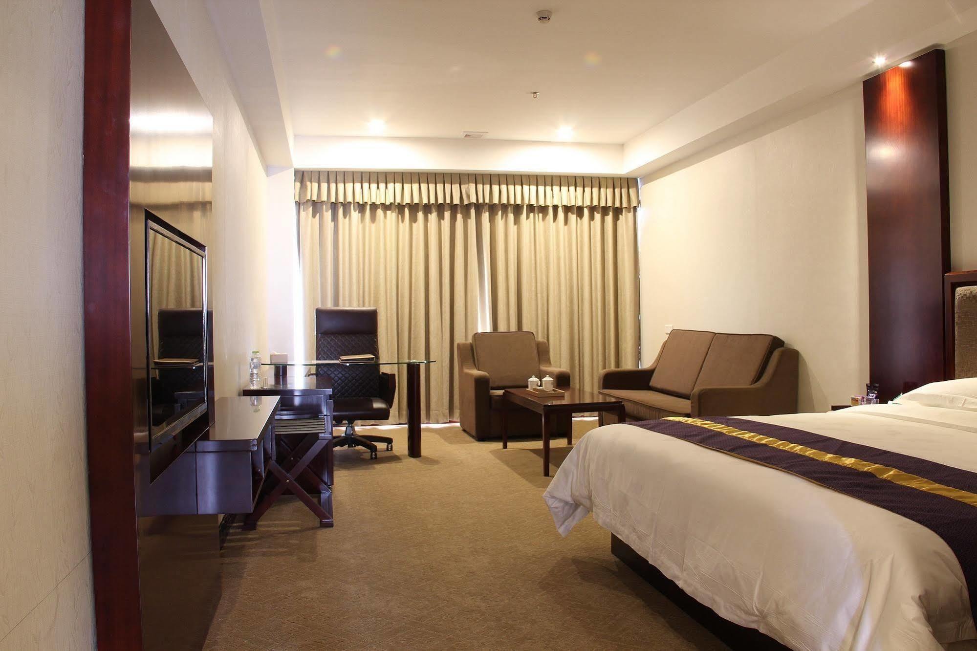 Zhuhai Platinum Holiday Hotel Esterno foto