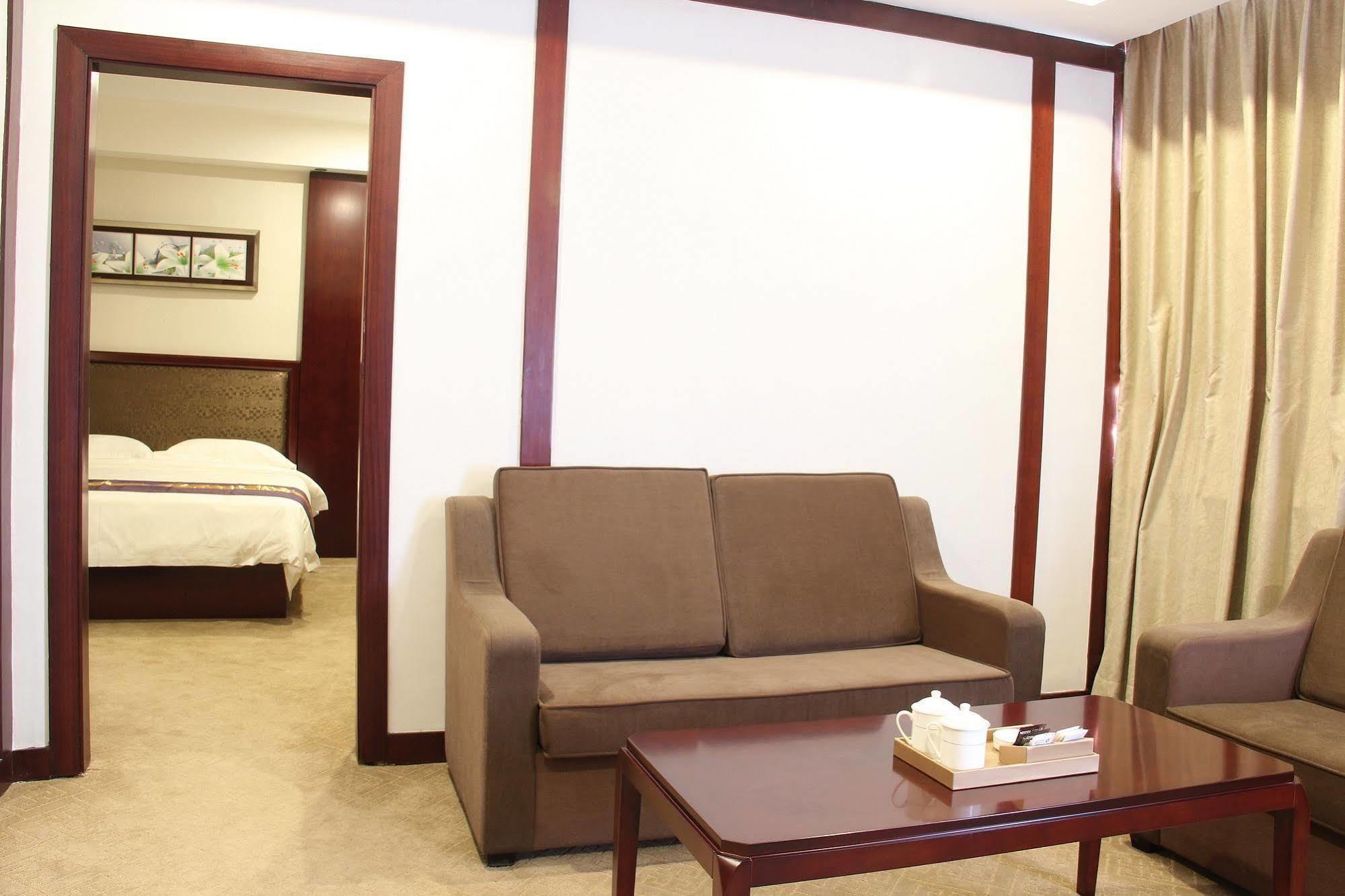 Zhuhai Platinum Holiday Hotel Esterno foto