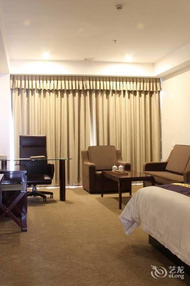 Zhuhai Platinum Holiday Hotel Esterno foto