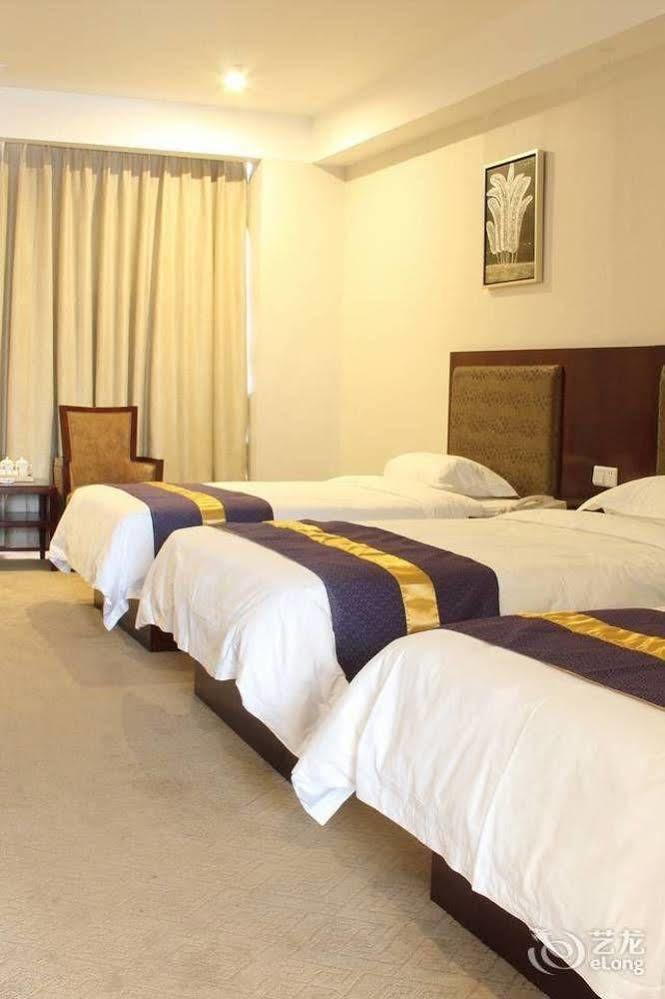 Zhuhai Platinum Holiday Hotel Esterno foto