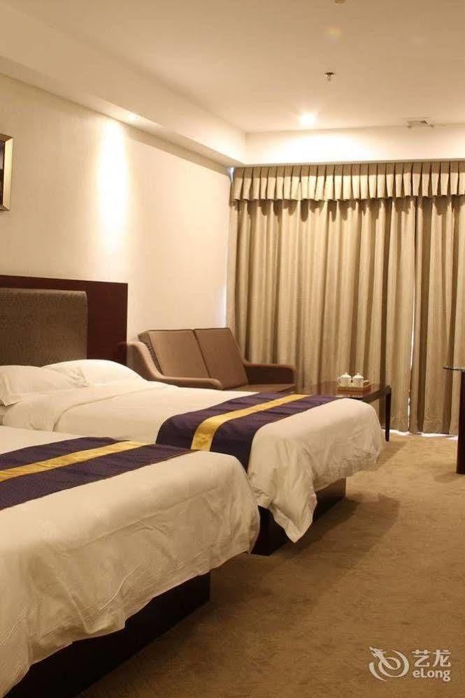 Zhuhai Platinum Holiday Hotel Esterno foto